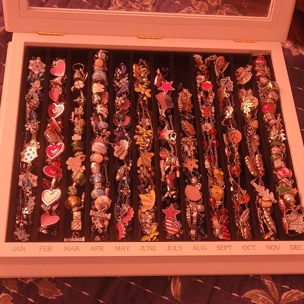 Set or Seasonal Necklaces